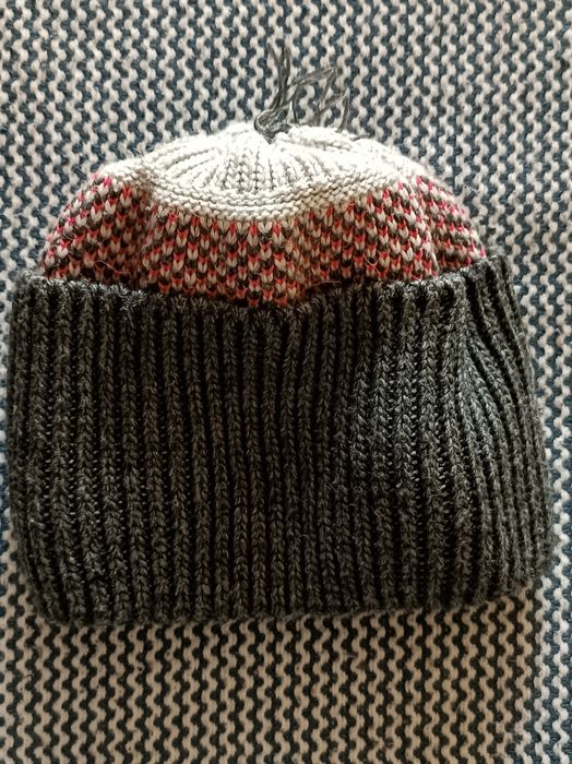 Шапка с натуральным бумбоном,55,шапка с вязанным бумбоном,56,шапка,57.