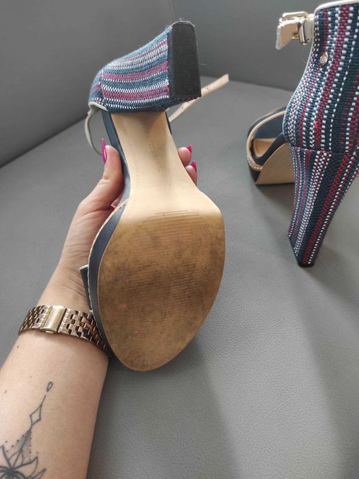 Sandały oryginalne Tommy Hilfiger 40 wysoki obcas