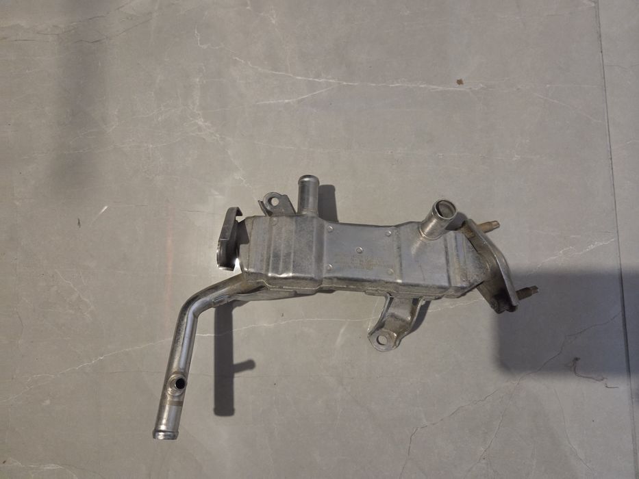 Chłodniczka egr  toyota auris Hybrid