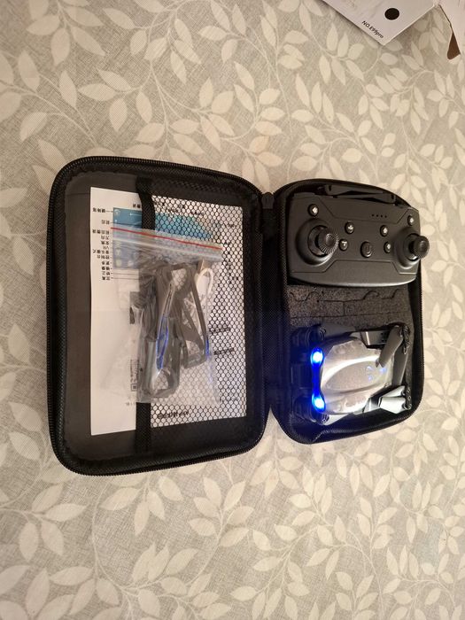 Drone E99 Pro Dobrável com Câmara e Comando