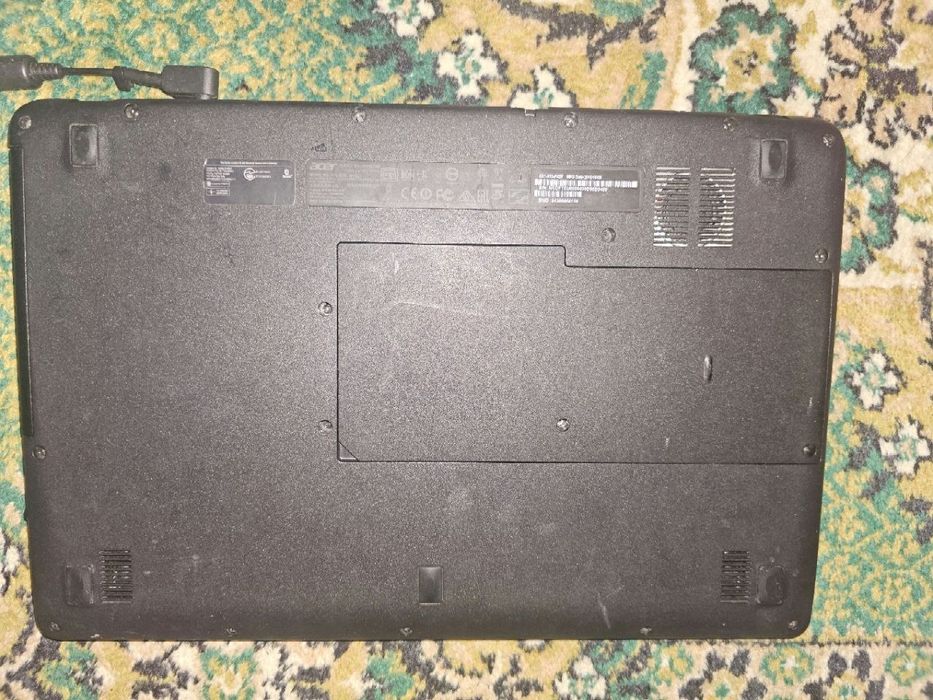 Ноутбук Acer es1 533 Б/У 8ГБ ОЗУ 224ГБ SSD Intel Pentium Windows 10