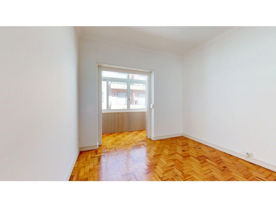 Apartamento T2 remodelado | Ajuda