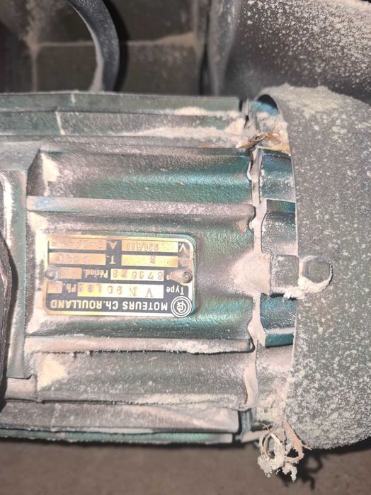 Stołowa pilarka tarczowa, wózek.