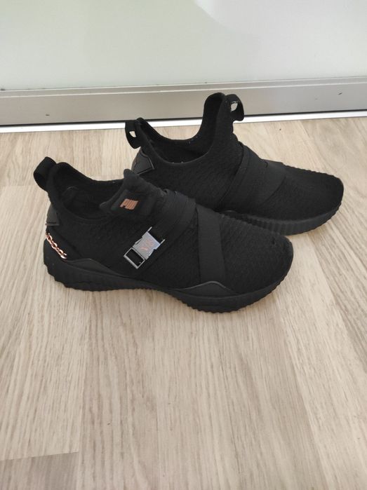 Puma кросівки 37.5