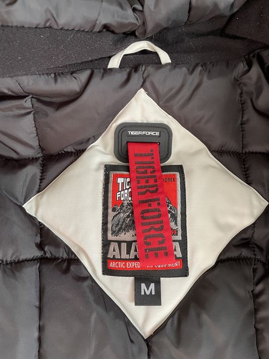 Зимова куртка жіноча