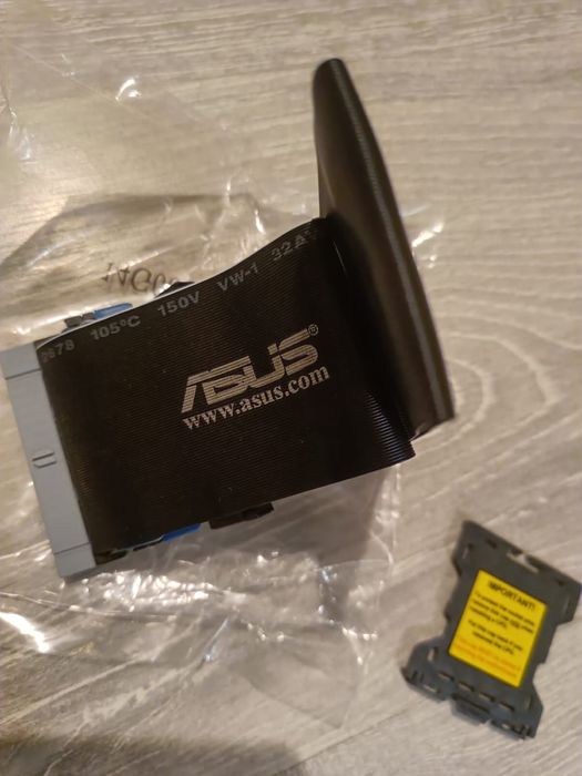 ASUS komplet akcesoriów PC COM port kabel CD instrukcja Intel