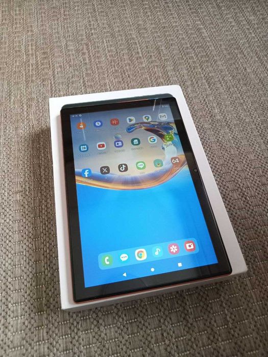 Продам сучасний планшет 17 Pad Pro на Android у стильному корпусі