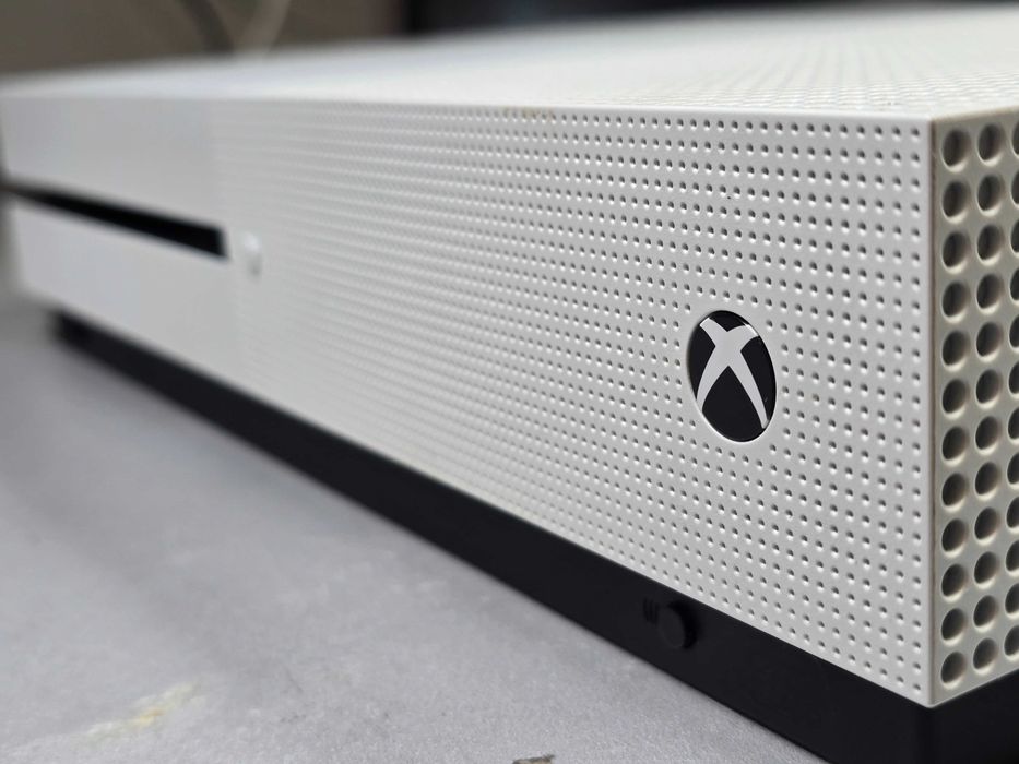 Xbox One S 500GB/ Grade C/ DYSK SSD