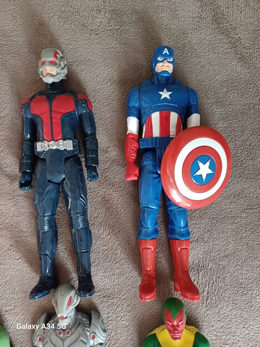 Figurki Marvela-zestaw.