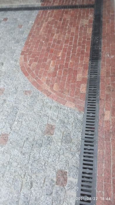 Гранітна бруківка 350гр з доставкою ( укладання)