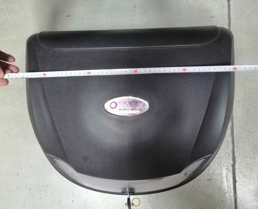 Продам бардачек кейс на скутер.