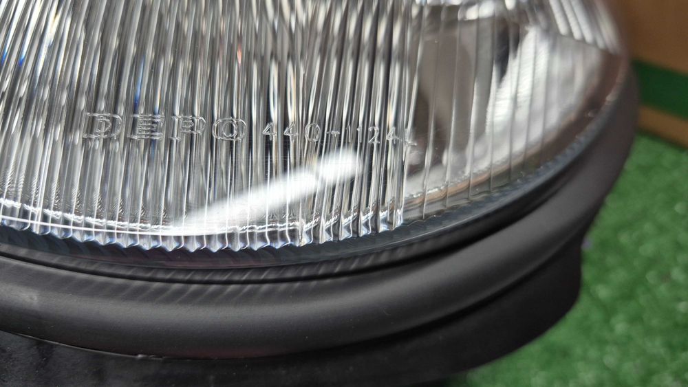 Otica Farol Esquerdo Mercedes Classe C W203 de 2000 a 2011 Ref. 440-1124L-LD-E NOVO DEPO