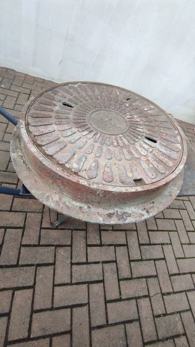 Właz,pokrywa studzienki
