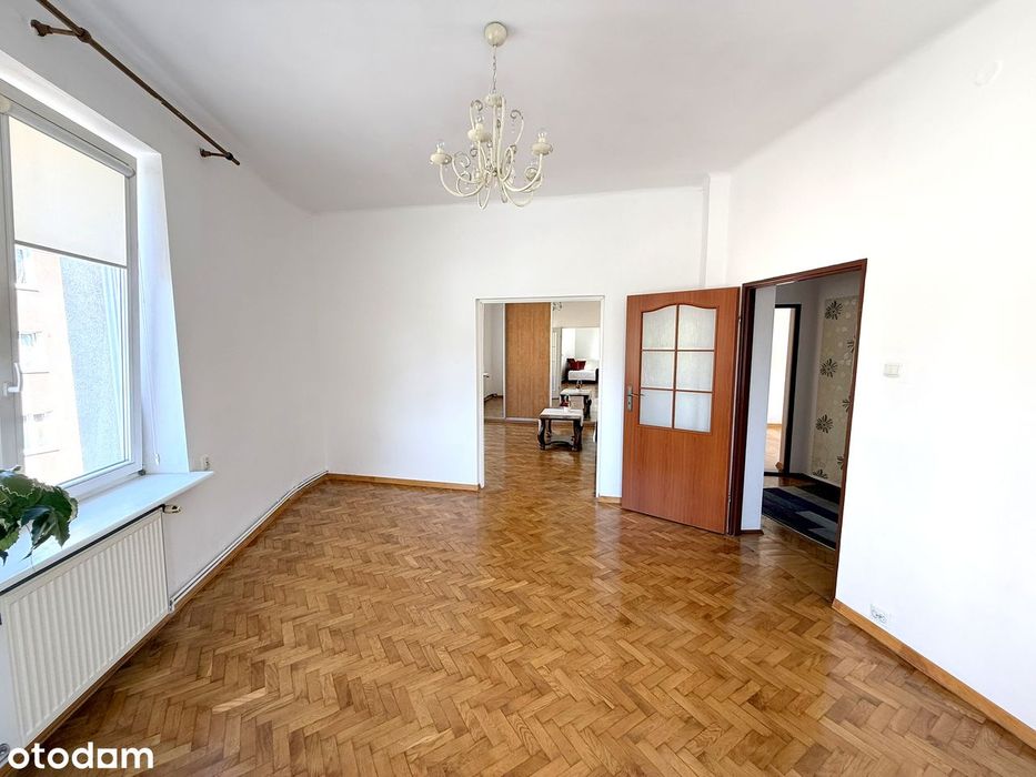 Dom z garażem w świetnej lokalizacji