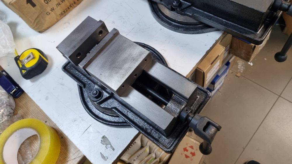 Тиски прецизионные станочные QM16160. 16200. поворотные (лещата)