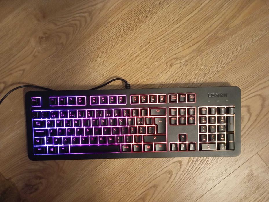 Teclado Gaming LENOVO Legion K300 RGB (Membrana - Português - Preto)