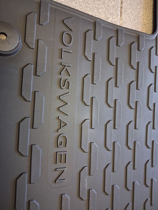 Oryginalne dywaniki gumowe vw T5 vw T6 vw T6.1l