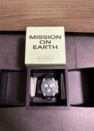 MoonSwatch SO33G100 Omega x Swatch - Earth Tone Strap Detail