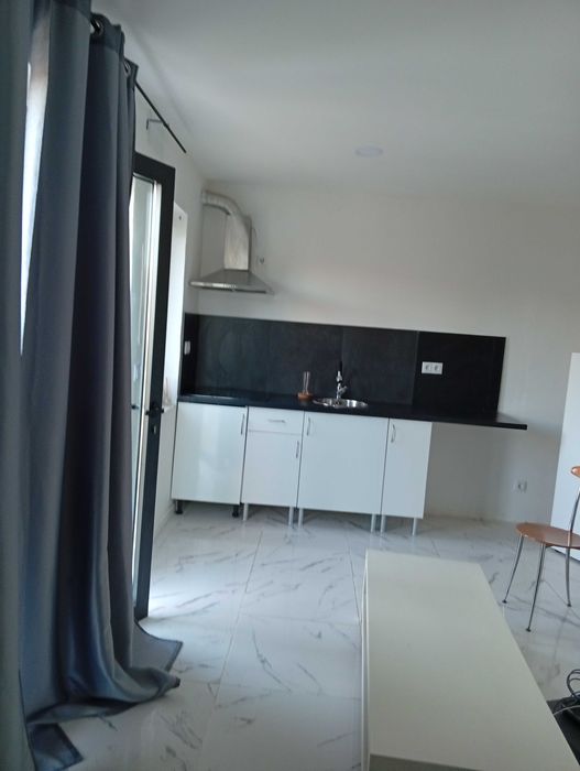 Dois quartos para alugar.