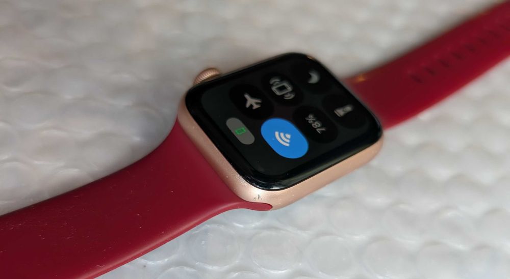 доступні дешево без блокувань Apple Watch 6 40 Gold  85%