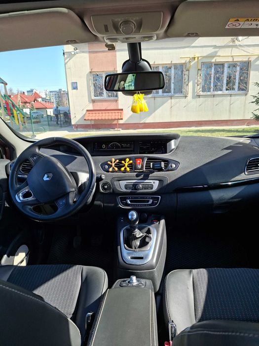 RENAULT Megane Scenic