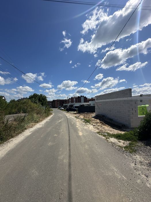 Будинок-дуплекс по ціні квартири біля озера