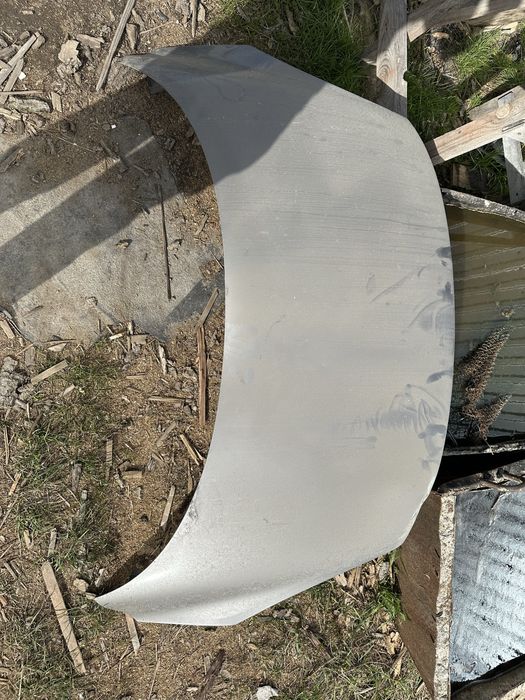 Капот Рено сценік 3 під відновлення