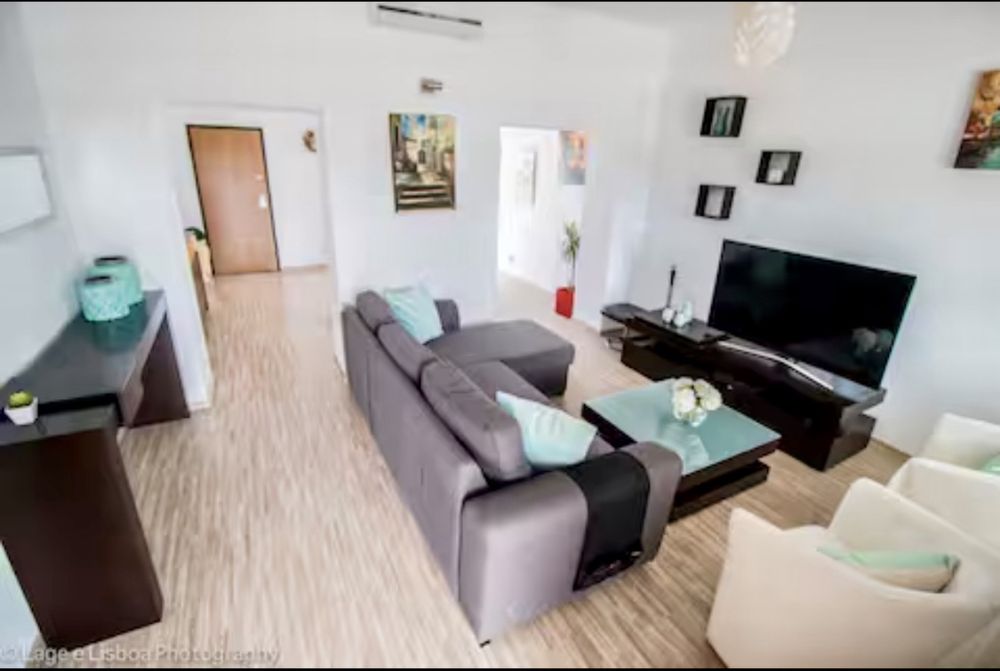 Casa V4 arrendamento ao ano