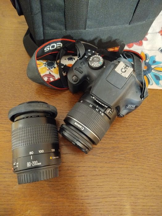 Lustrzanka Canon eos 2000d