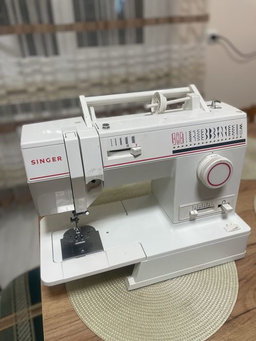 Швейна машинка Singer 9027