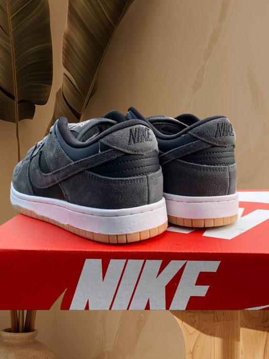 Стильные кроссовки для города и спорта