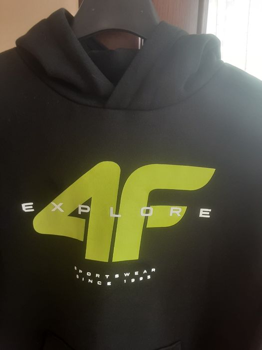 Bluza chłopięca kangurka 4F ciepla( na zimę, jesień)r.164 Stan idealny