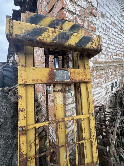 Погрузчик навісний на мтз рокла