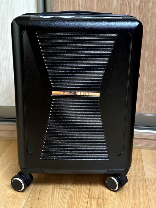 Puccini Walizka Mała Kabinowa poliwęglan 38L Czarna Malibu PC031C 1