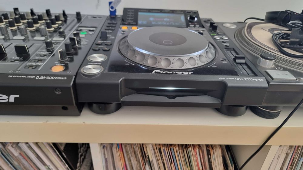 Pioneer CDJ 2000 Nexus