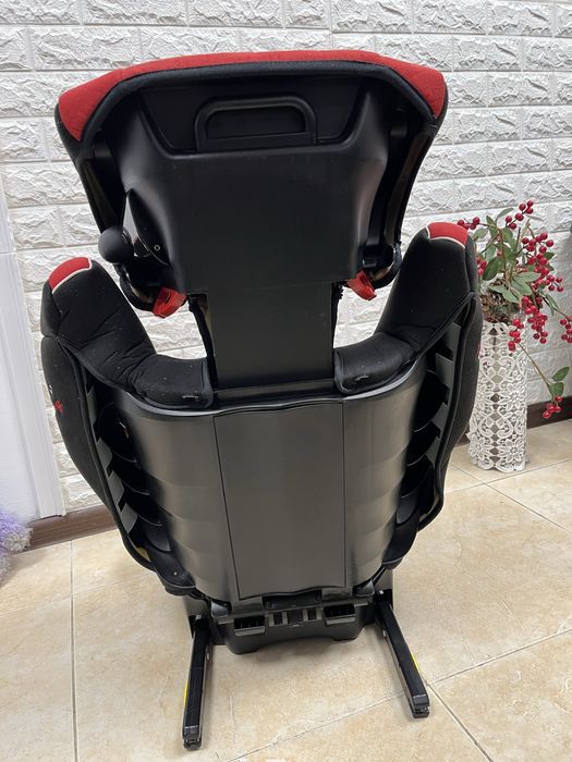 Автокрісло Recaro Monza Nova 2 Seatfix група 2/3 (15-36кг) рекаро