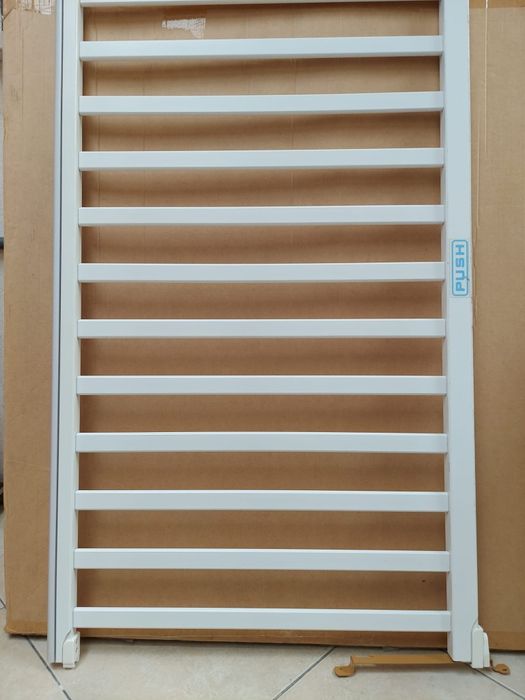 Cama de criança com grades