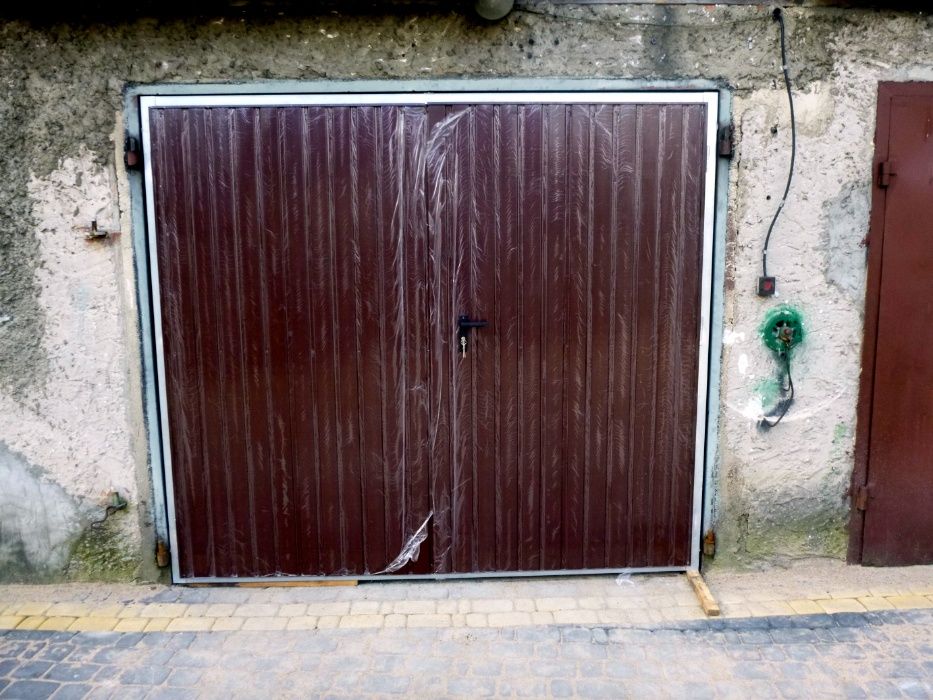 Brama garażowa uchylna BRAMY do muru PRODUCENT dostawa i montaż