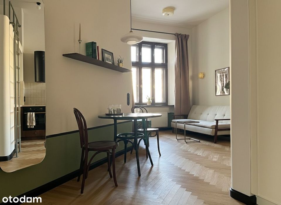 Studio premium z antresolą i komórką w zrewitalizowanej kamienicy