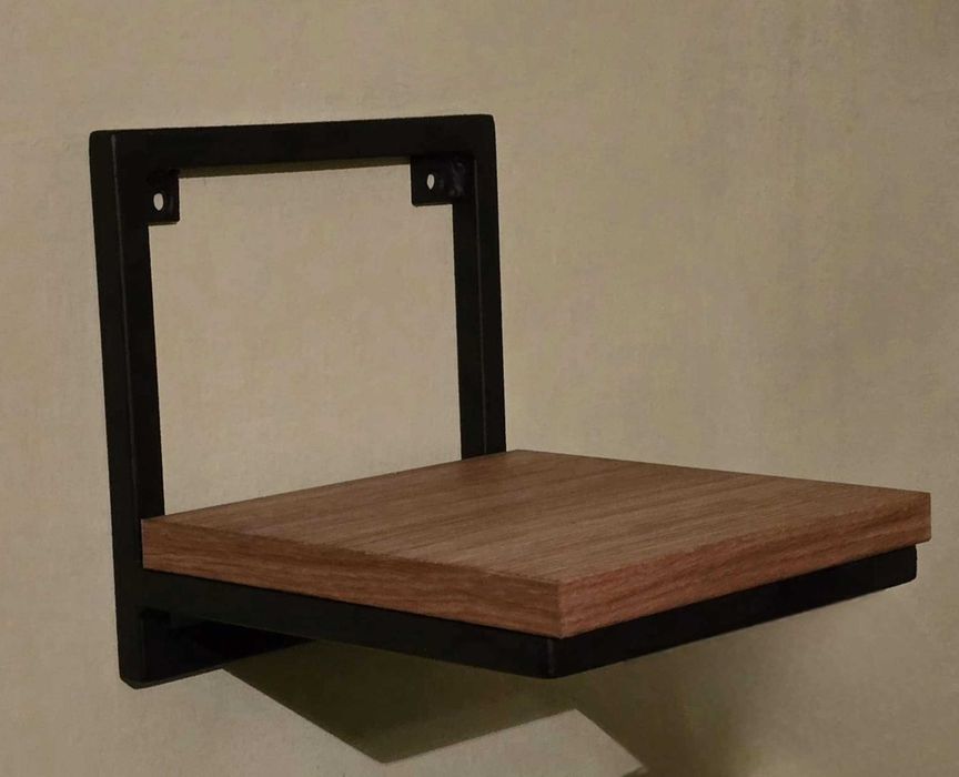 Półka na kwiaty ścienna