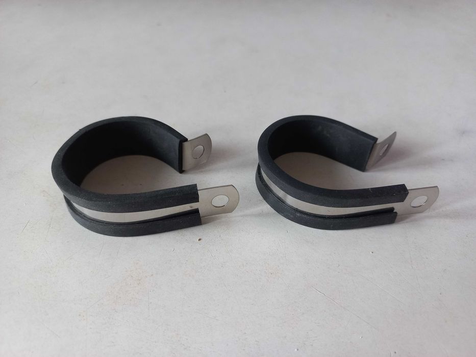 Стальные прорезиненные хомуты