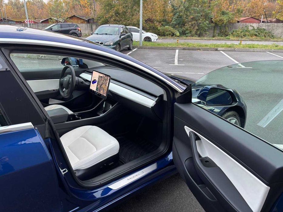 Продам Tesla Model 3 2020