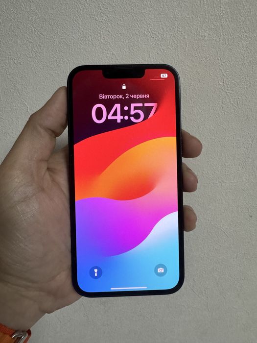 iPhone 13 128 GB Midnight (темно-синій)
