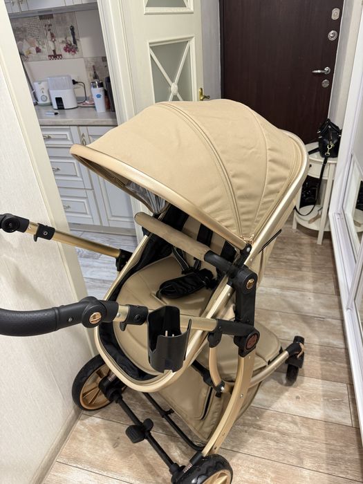 Продам детскую коляску 2 в 1