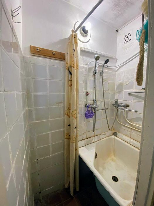 2 кімнати в гуртожитку  з. меблями та технікою.