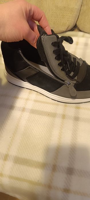 Buty dla osób z szeroką stopą