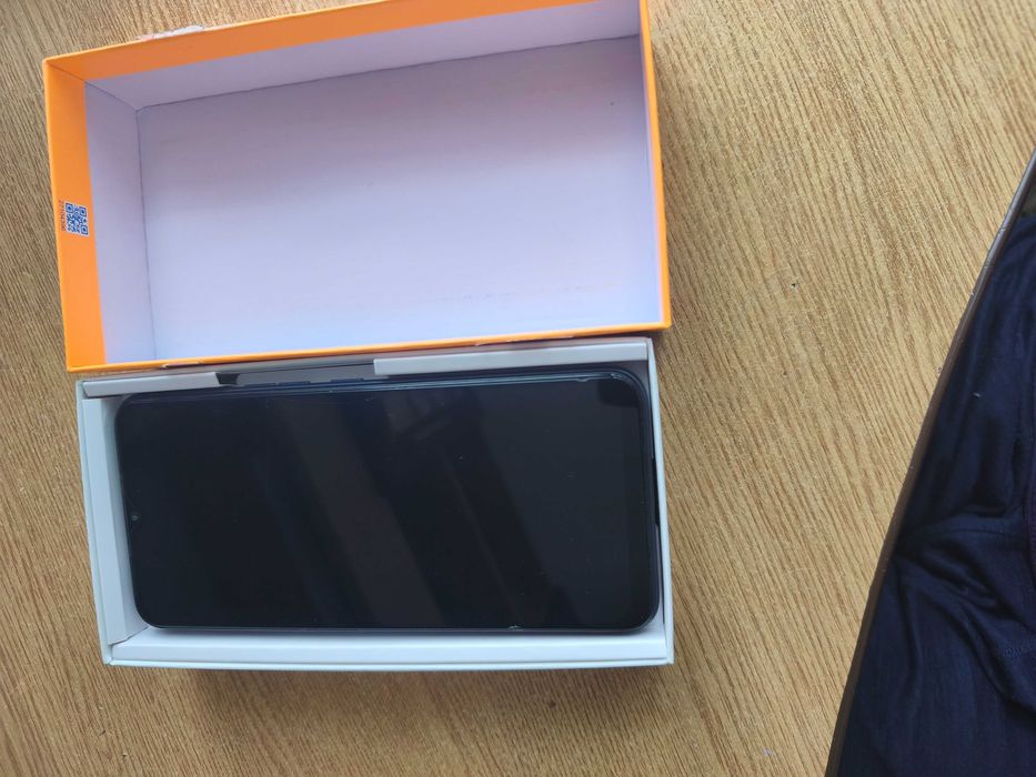 Смартфон Tecno Spark 8C 4/64GB