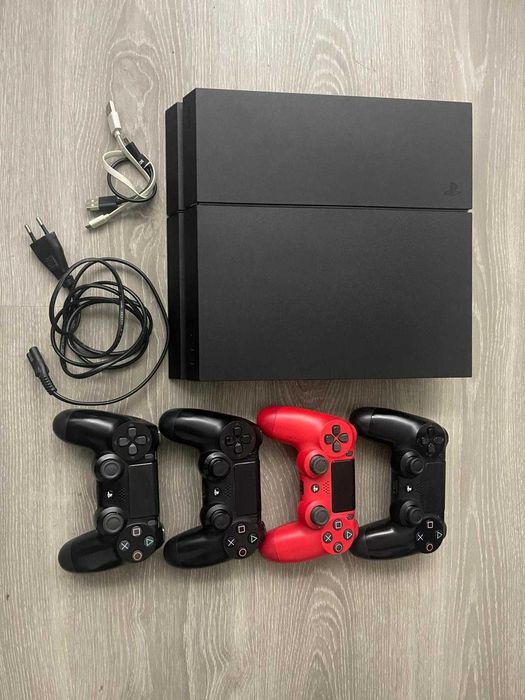 Vendo PlayStation 4 de 500GB em excelente estado