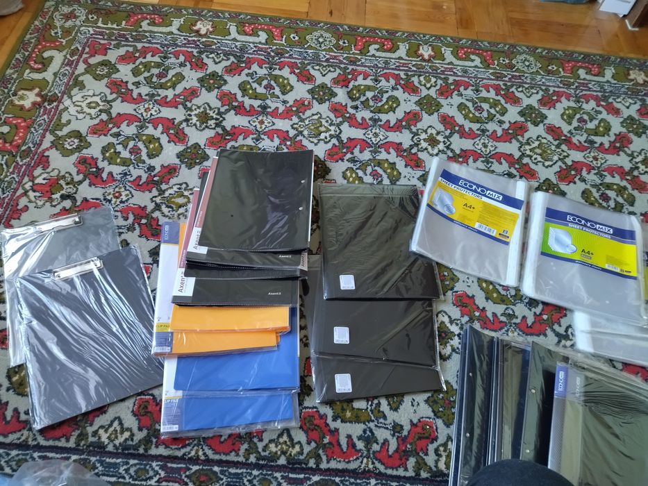 Папка пластик скоросшиватель а4 , папка на резинке