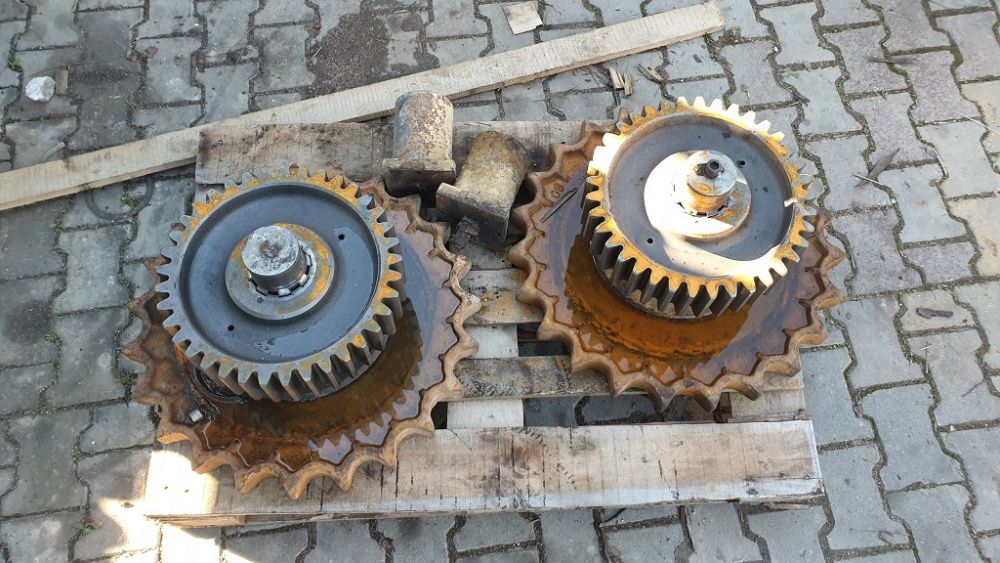 koparka Akerman H7 c volvo zwolnica gąsienicy koło zębate